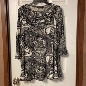 NUGGLES RUFFLE NECK TOP